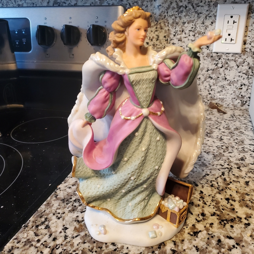 2001 Lenox Christmas Princess "Lara"